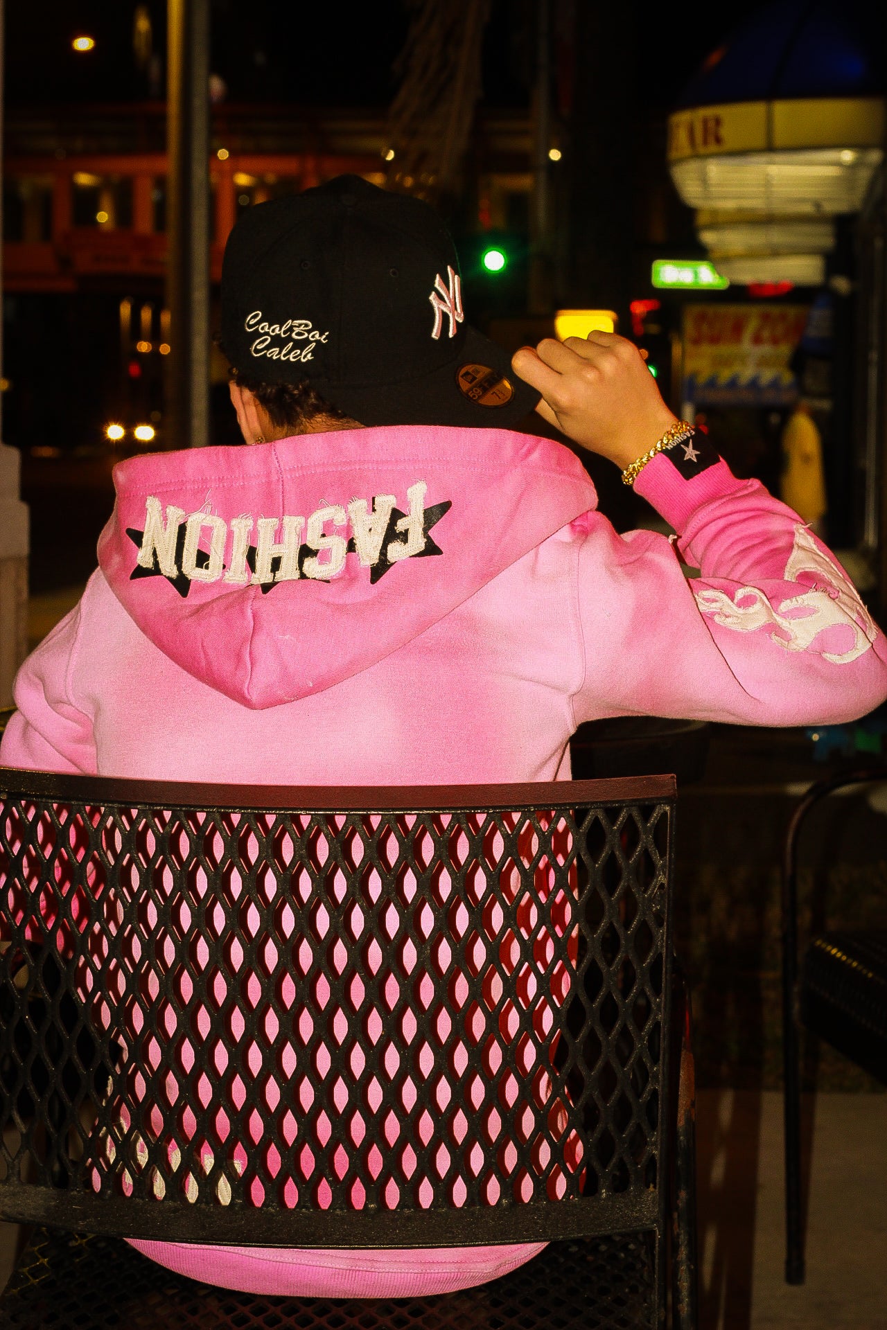 【ジエアタウン】whiplash hood zip-up★追跡可 セール】MZ 2-WAY GLITTER HOOD ZIP UP（パーカー）｜LUVISTRUE